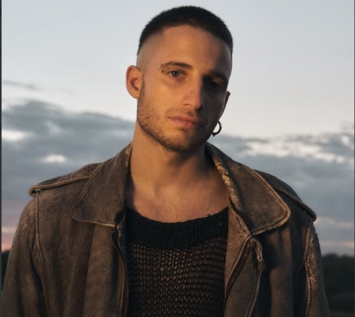 Wos lets himself be won over by “Melancholy” in his new song