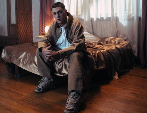 Acru presents “Malibu”, an R&B full of sensuality