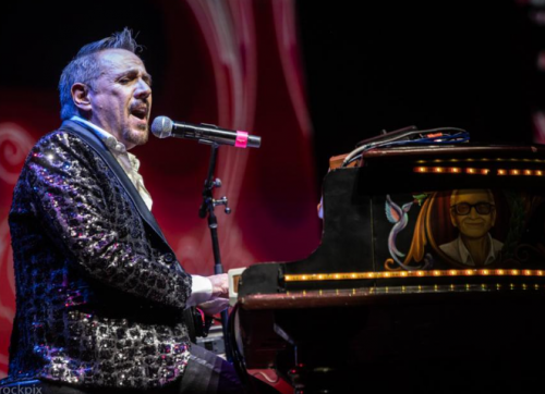 Alejandro Lerner celebrated his 40 years of music with a great show